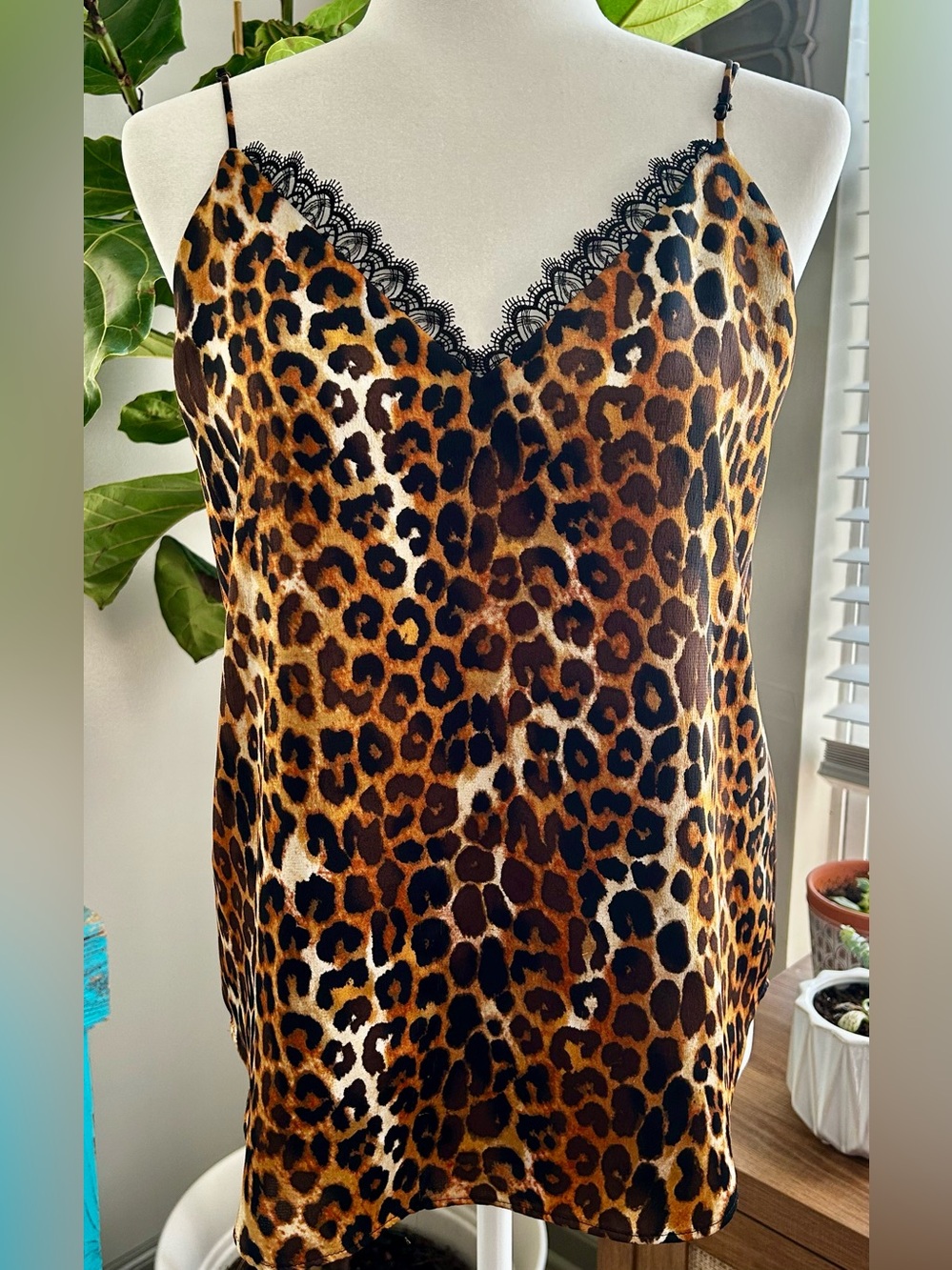 Express cheetah cami top Medium - Picture 2 of 9
